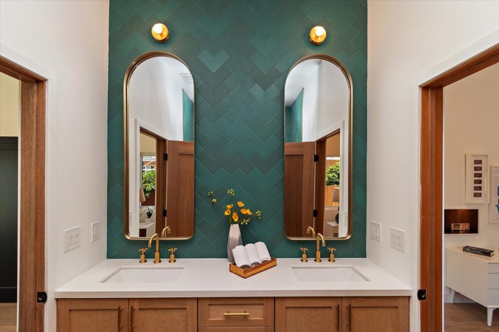 Bathroom – West Adams