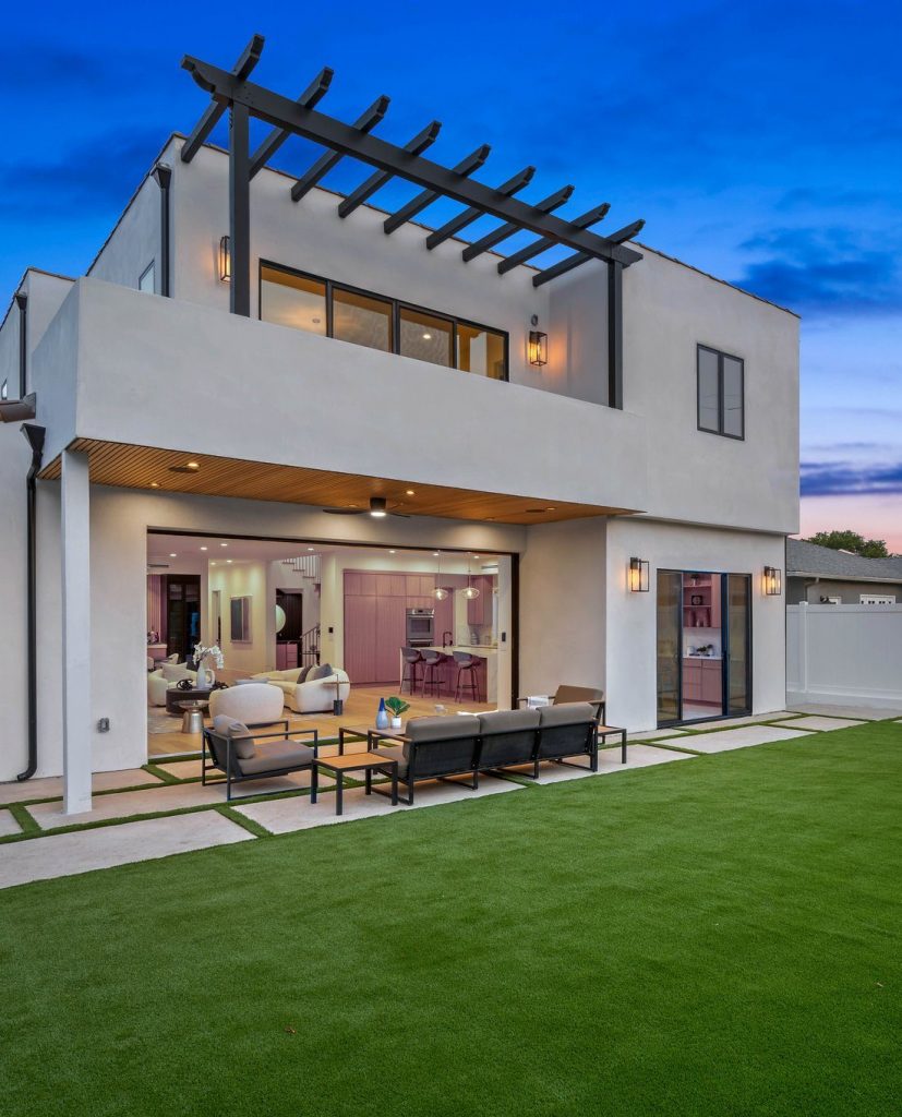 Exterior Yard – San Gabriel- Yang Family